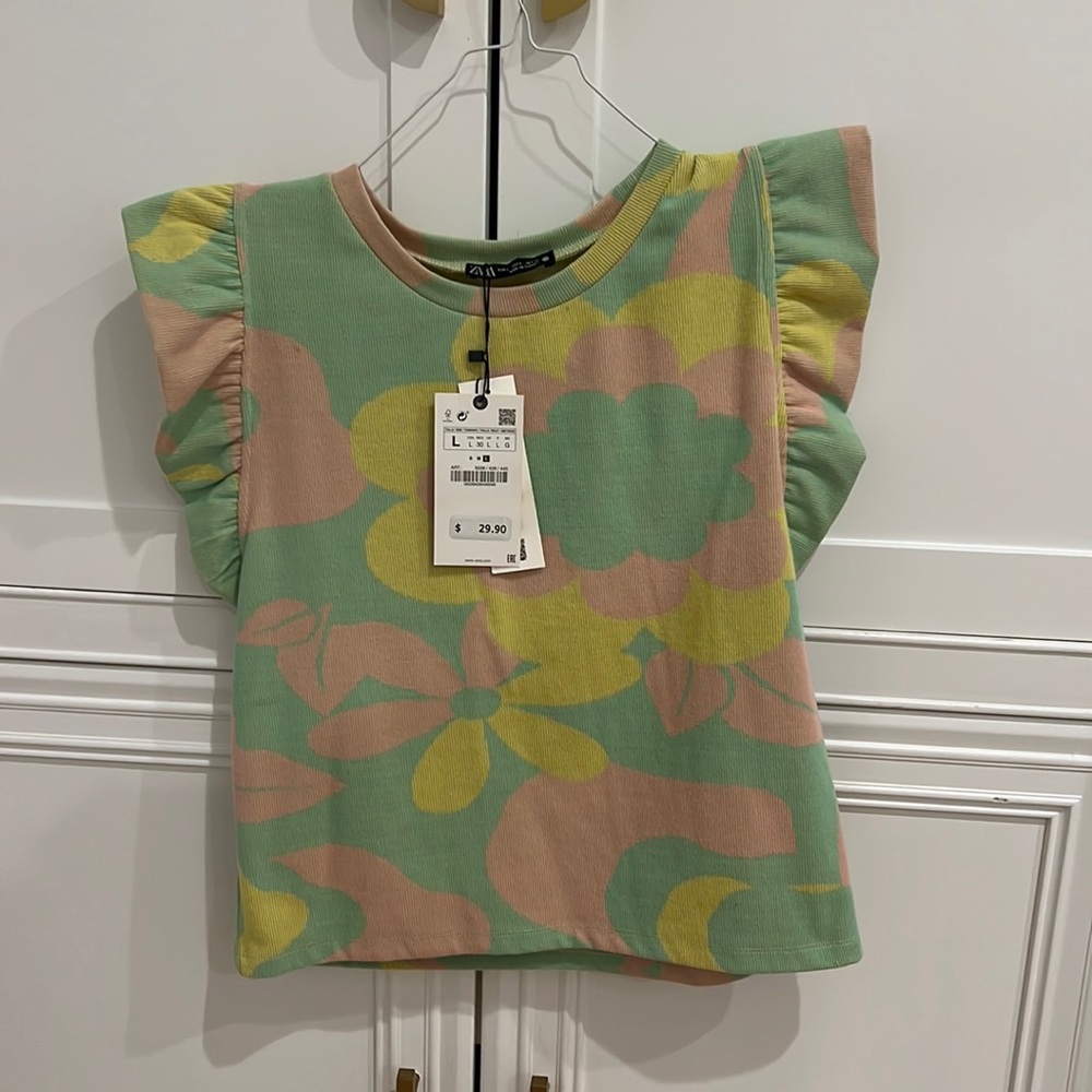 Sara floral net raffle top – new with tags